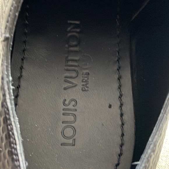 Authentic LV Black leather shoes - Picture 9 of 11